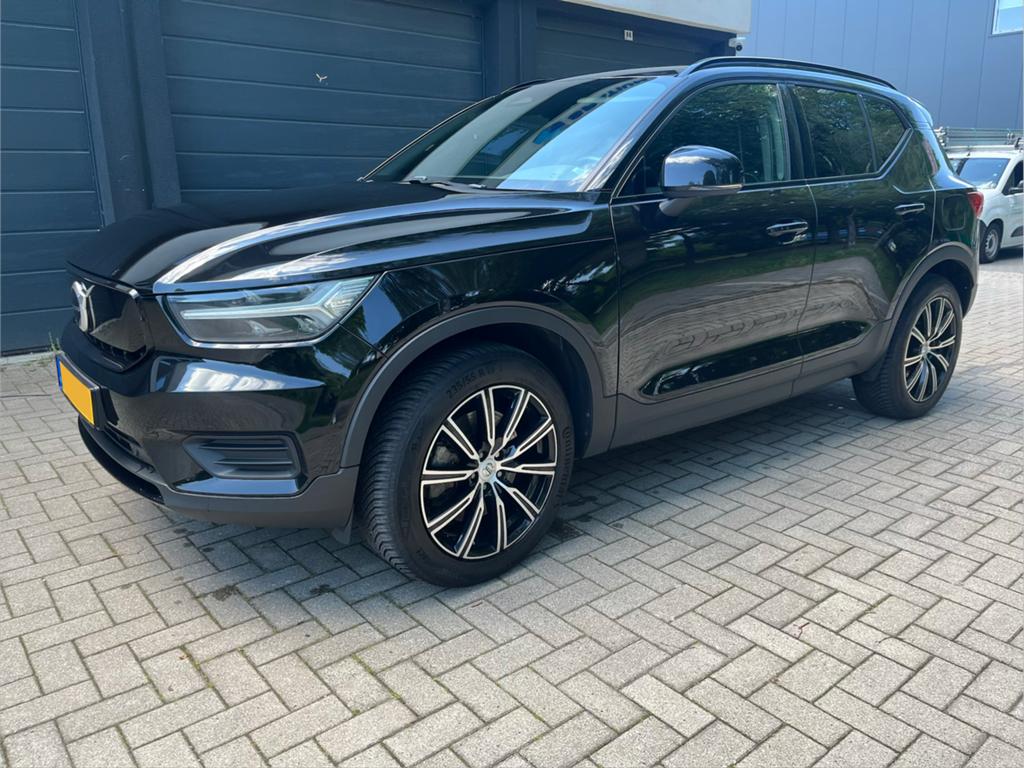 Volvo XC40 Recharge Pure Electric 231pk 2022 Zwart, Auto's, Volvo, 32 min, Zwart, Verblindingsvrij grootlicht, Zwart