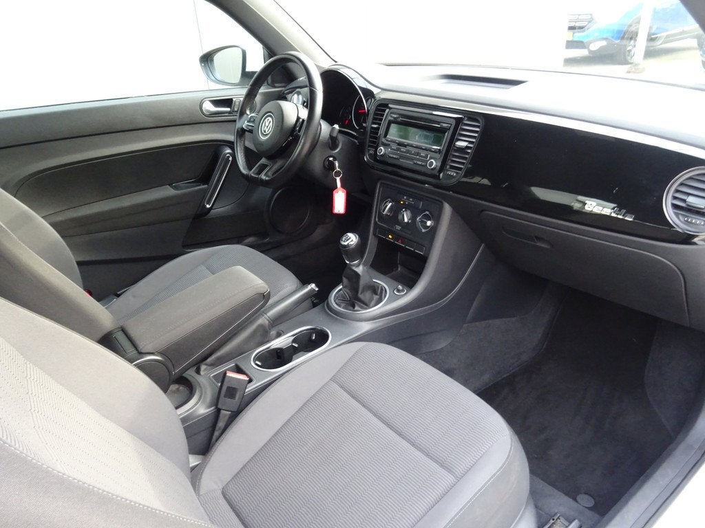 Volkswagen Beetle 1.2 TSI Design * PDC * 4 SEIZOENSBANDEN !, Auto's, Volkswagen, Voorwielaandrijving, Euro 5, Stof, Gebruikt