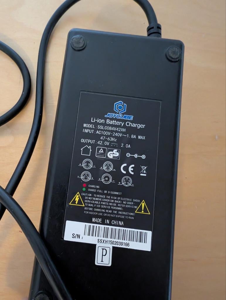 Joycube Li-ion Batterijlader 42V 2.0A voor Stella accu, Ophalen of Verzenden, Gebruikt