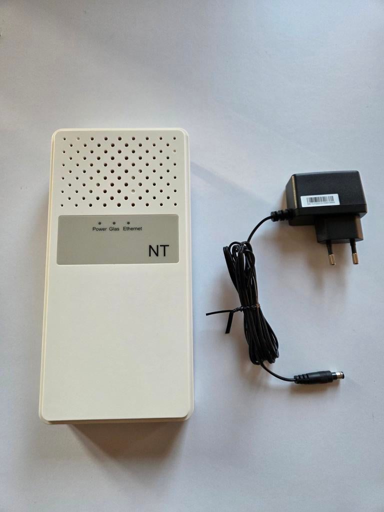 Glasvezel Converter - ZTE ZXHN F3100, Computers en Software, Routers en Modems, Ophalen of Verzenden, Zo goed als nieuw
