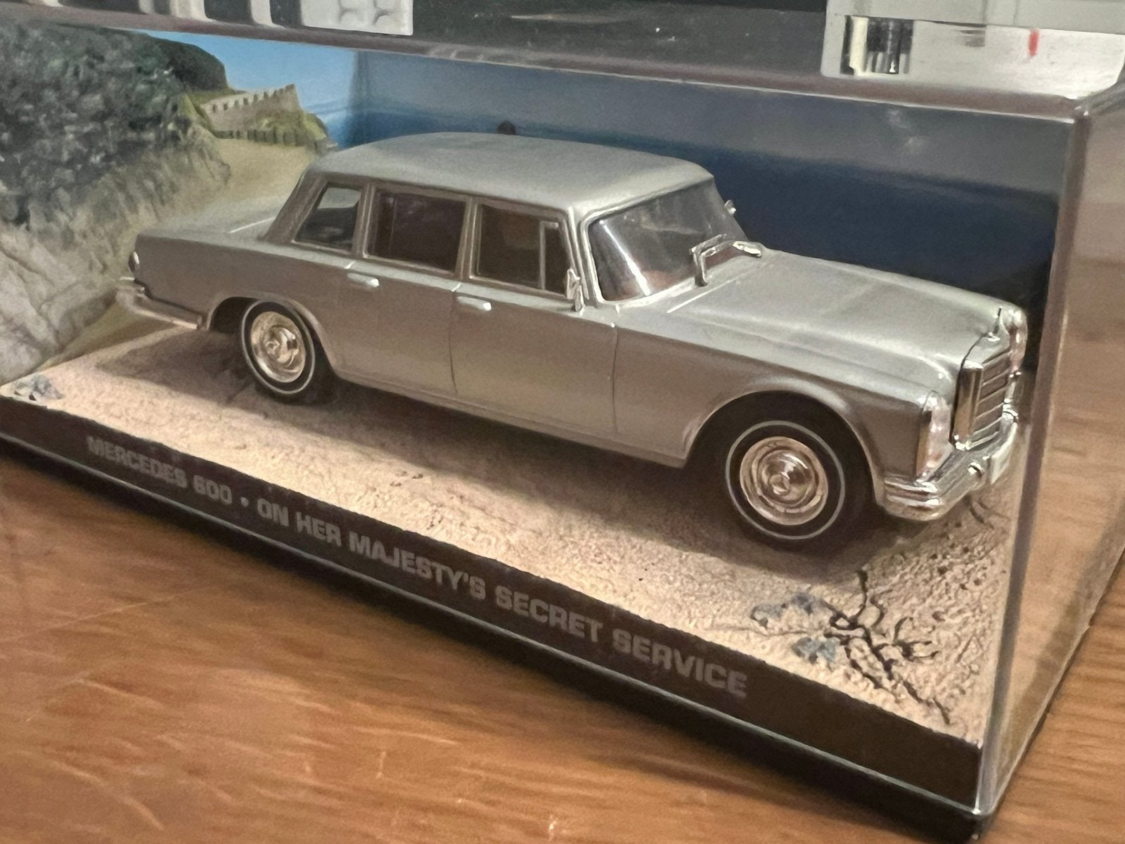 Mercedes 600 - On Her Majesty's Secret Service (007), Hobby en Vrije tijd, Modelauto's | 1:43, Ophalen of Verzenden, Zo goed als nieuw