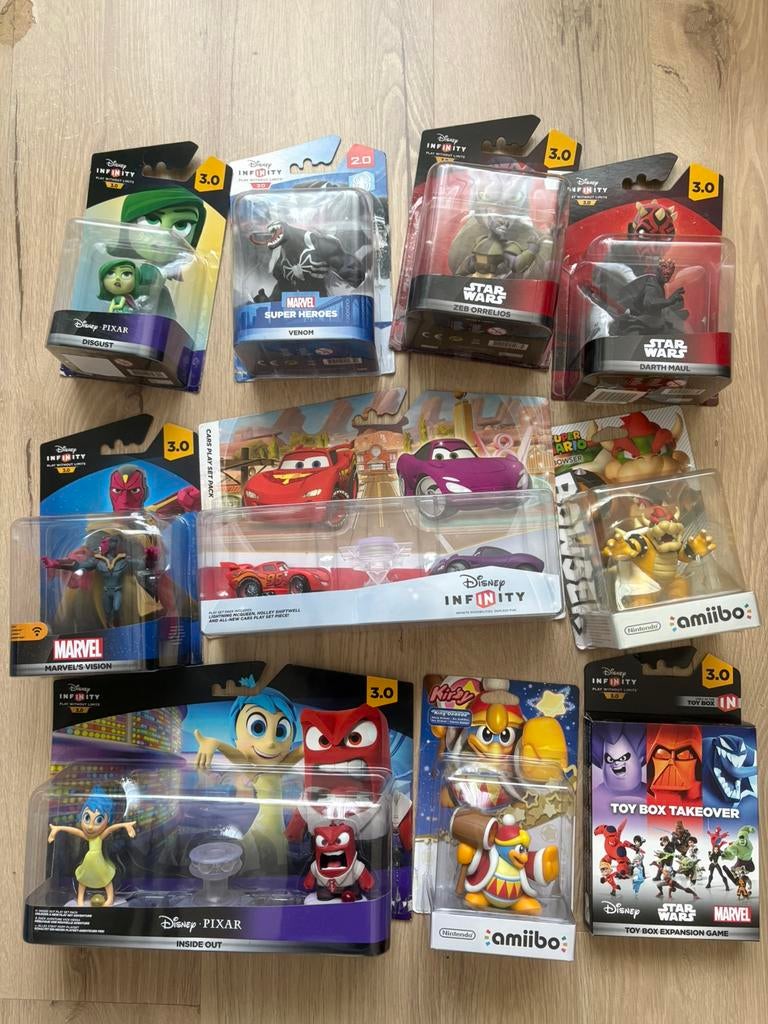 94 Disney Infinity figuren + 60 power discs + 2 amiibo’s, Spelcomputers en Games, Games | Overige, 2 spelers, Zo goed als nieuw