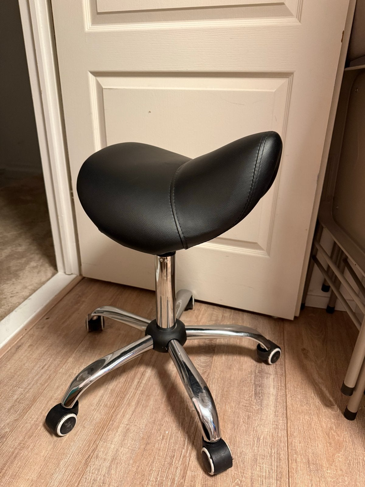 Zadelkruk met wielen - Ergonomisch en comfortabel, Ophalen, Kunststof, Gebruikt, Zwart