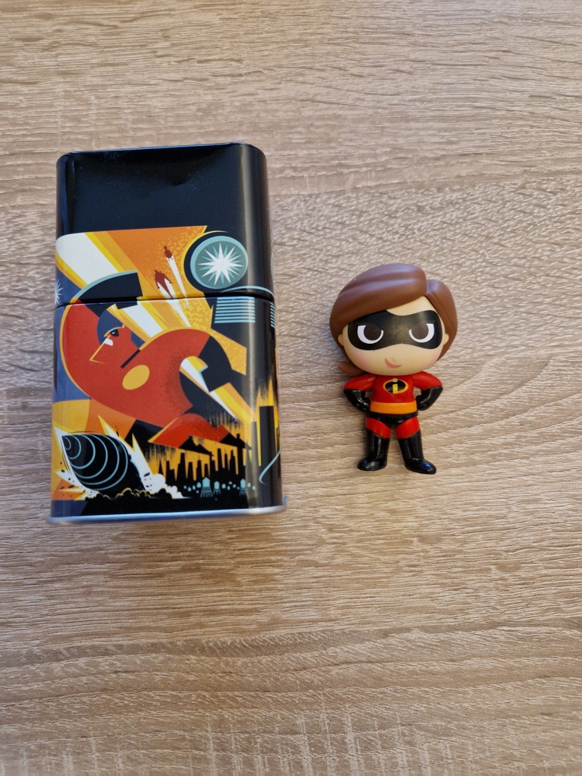 Funko Tin Disney The Incredibles 2 Elastigirl Mystery, Verzenden, Overige figuren, Gebruikt, Beeldje of Figuurtje