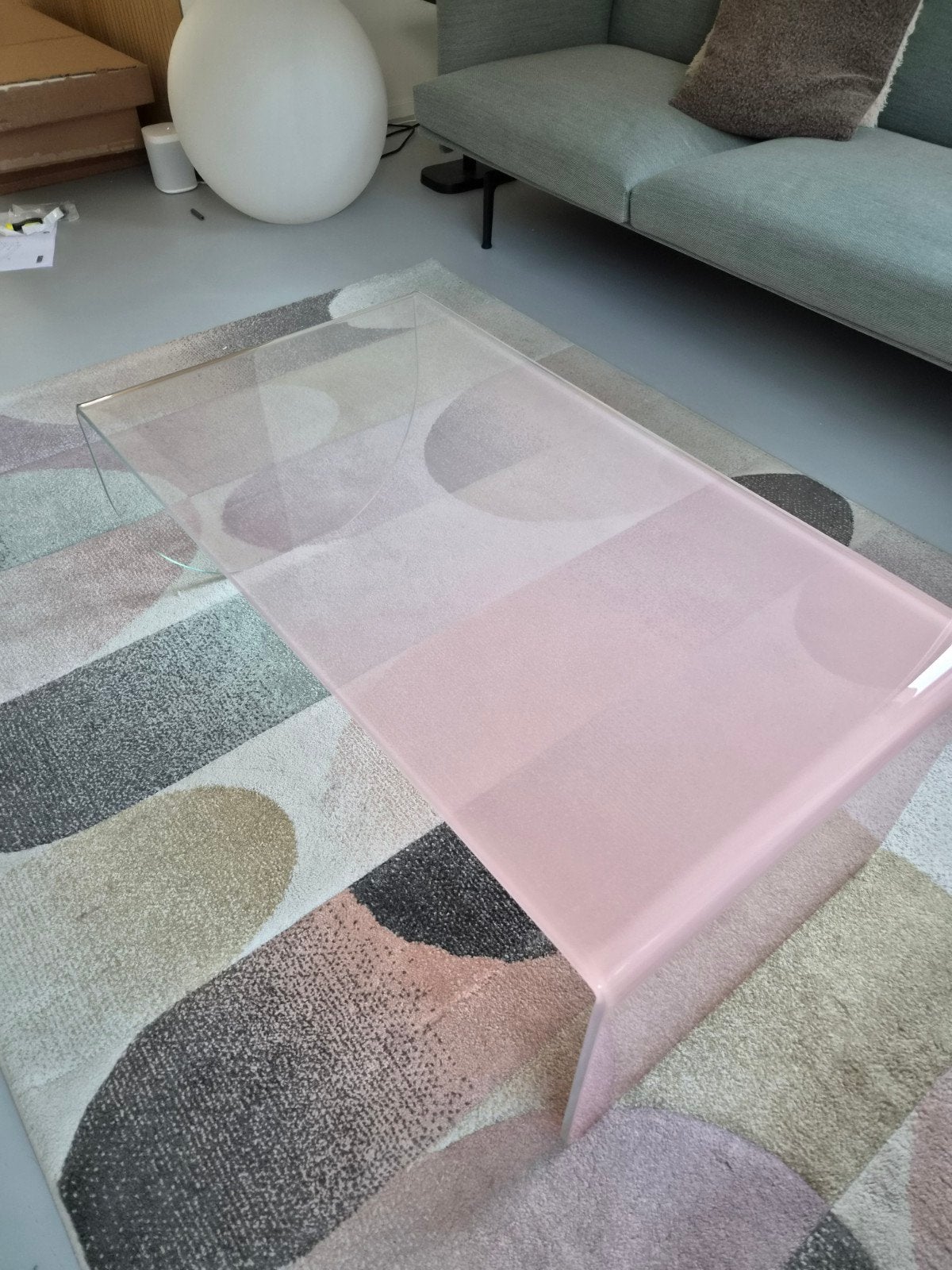 Glazen Salontafel met Roze Accent - Modern Design, 100 tot 150 cm, 50 tot 100 cm, Modern, Eigentijds, Ophalen