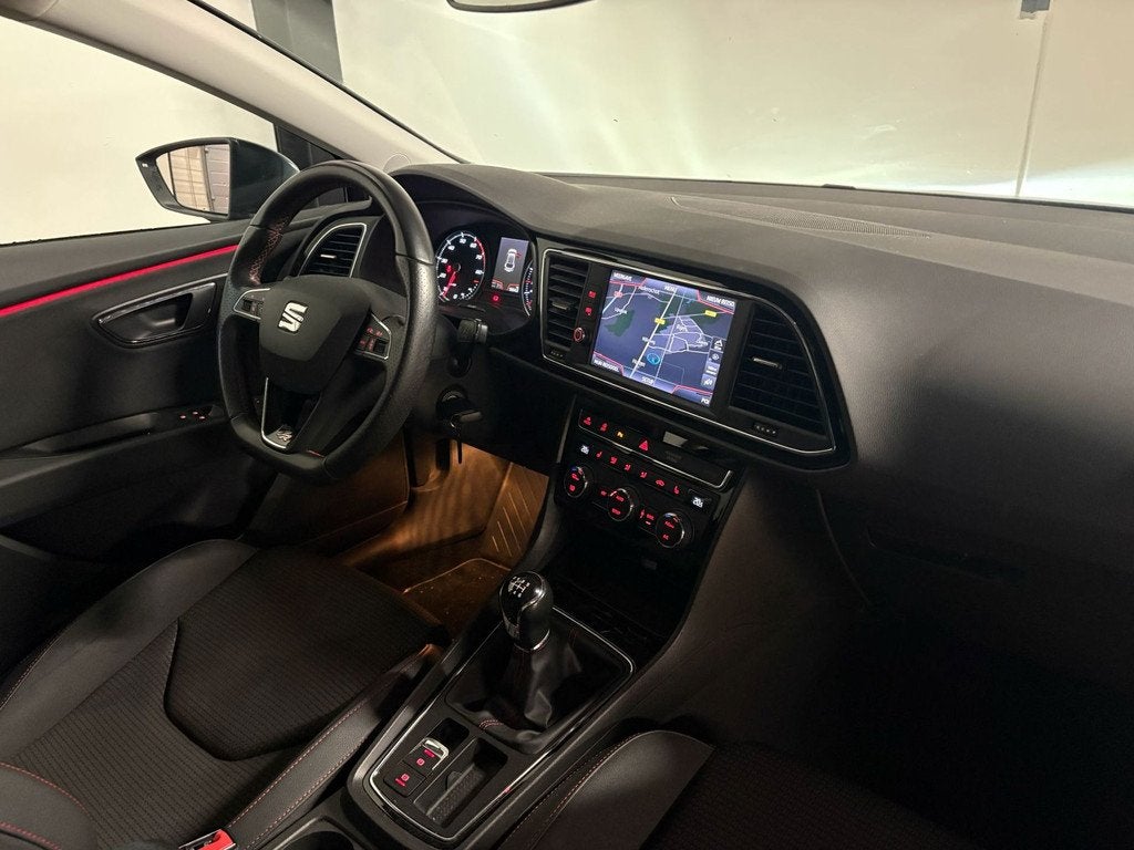SEAT Leon 1.5 TSI FR Business Intense CARPLAY PDC CAM, Auto's, Seat, Voorwielaandrijving, Stof, Zwart, 4 cilinders