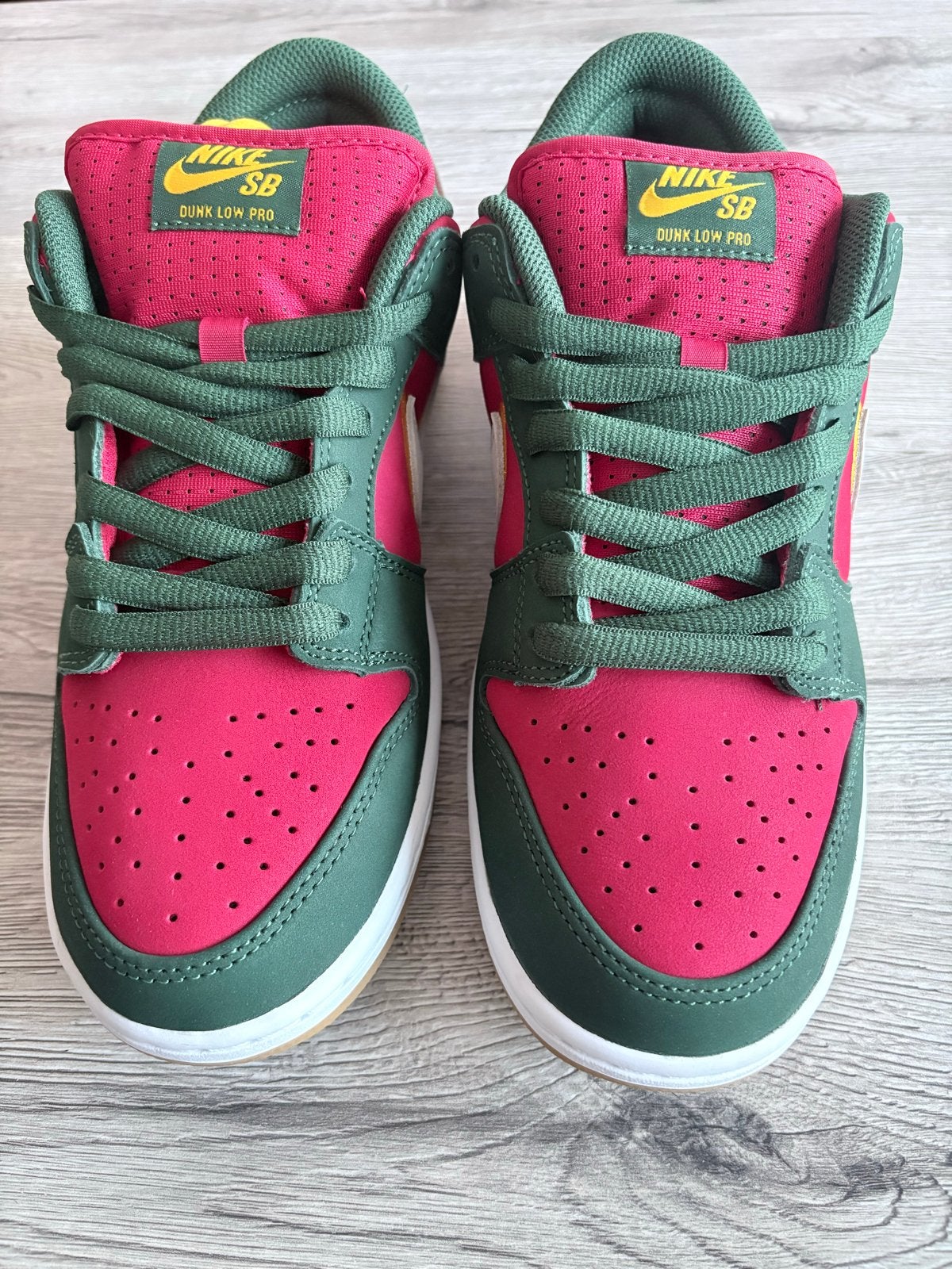 Nike SB Dunk Low Pro ‘Seattle Supersonics’ Maat 42.5, Overige kleuren, Nieuw, Ophalen of Verzenden, Sneakers of Gympen