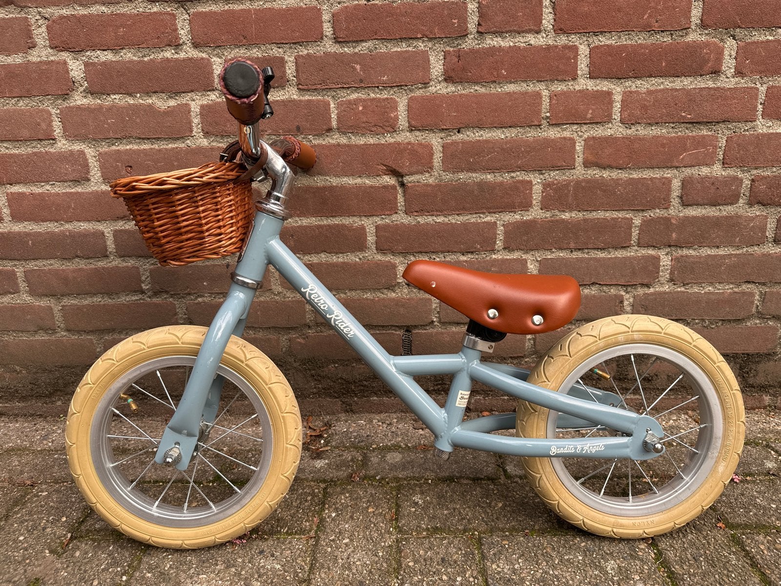 Retro Rider loopfiets met mandje 12 inch- Zo goed als nieuw, Ophalen of Verzenden, Zo goed als nieuw, Minder dan 16 inch