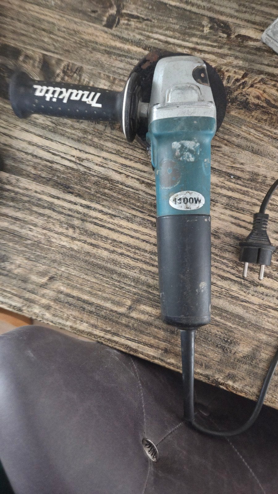 Makita 9565H Haakse Slijpmachine 1100W, Ophalen of Verzenden, 1000 watt of meer, Haakse handslijpmachine