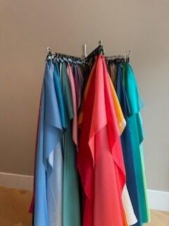 Kleurenanalyse doeken met verrijdbare molen, Kleding | Dames, Overige Dameskleding, Ophalen, Nieuw