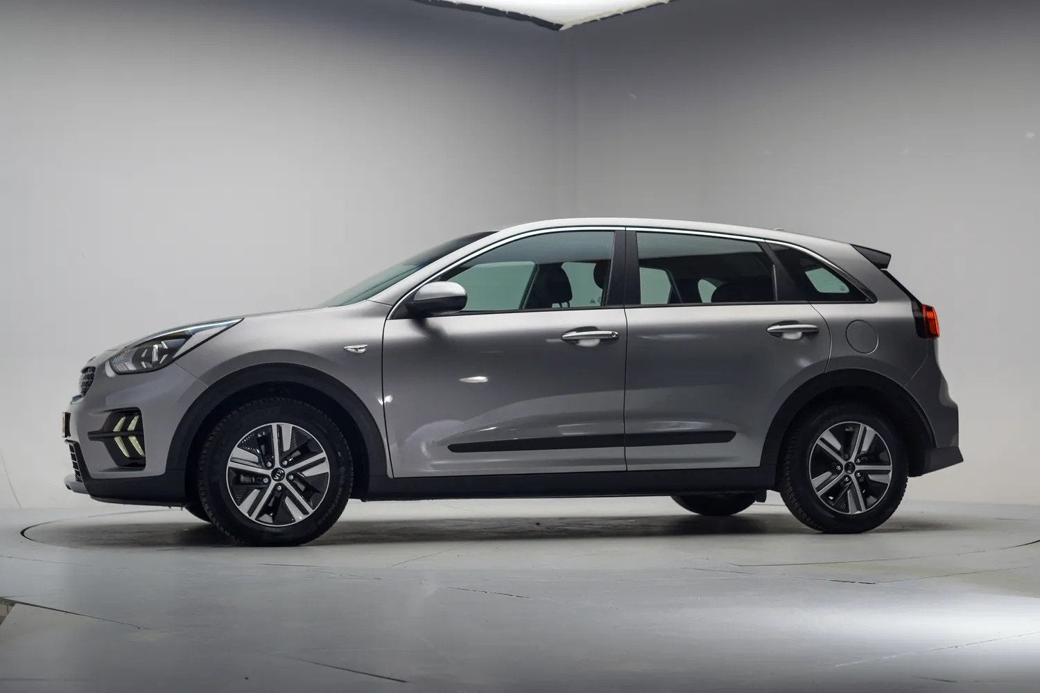 Kia Niro 1.6 GDi Hybrid ComfortLine Aut. [ Navi Camera Trekh, Gebruikt, Bedrijf, Hybride Elektrisch/Benzine, 1390 kg