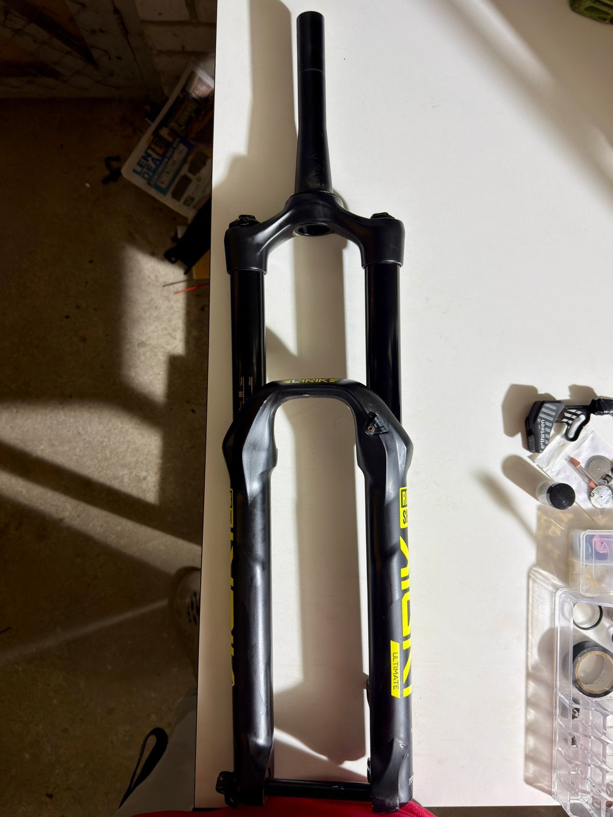 RockShox Lyrik Ultimate 180mm – 27.5 NON BOOST Voorvork, Fietsen en Brommers, Fietsonderdelen, Gebruikt, Voorvork, Mountainbike