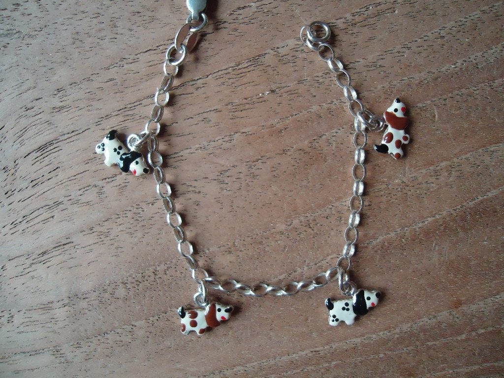 mooi echt zilveren kinder armbandje met hondjes emaille 925, Nieuw, Ophalen of Verzenden, Met bedels of kralen, Zilver