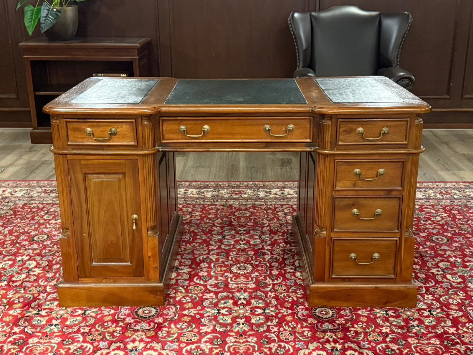 Klassiek Engels bureau #672, Huis en Inrichting, Bureaus, 150 cm, Hout, Bruin, Ophalen of Verzenden