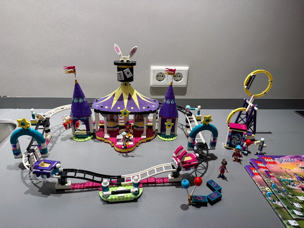 LEGO Friends 41685 Magische kermisachtbaan – met boekjes, Lego, Overige typen, Ophalen of Verzenden, Zo goed als nieuw