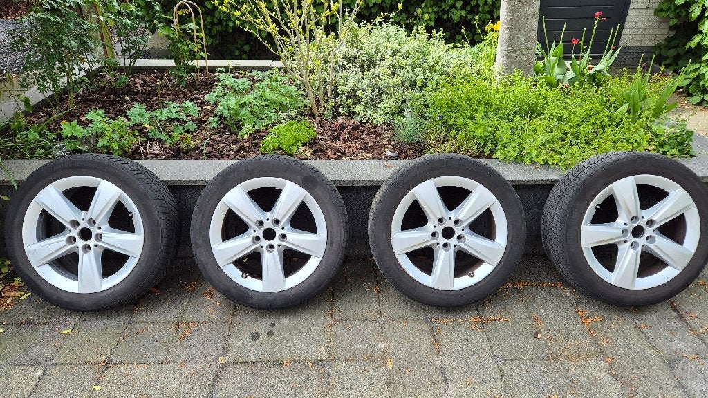 4 velgen+winterbanden run flat voor BMW 1 en 2, 205/55 R17, Auto-onderdelen, Gebruikt, Banden en Velgen, 17 inch, Personenwagen