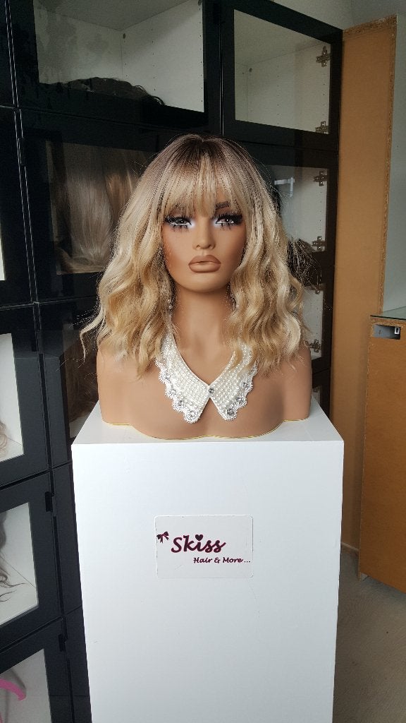 Pruik Pony/Lok: Uitgroei / Gemêleerd blond - Bob model krul, Ophalen of Verzenden, Nieuw, Pruik of Haarverlenging