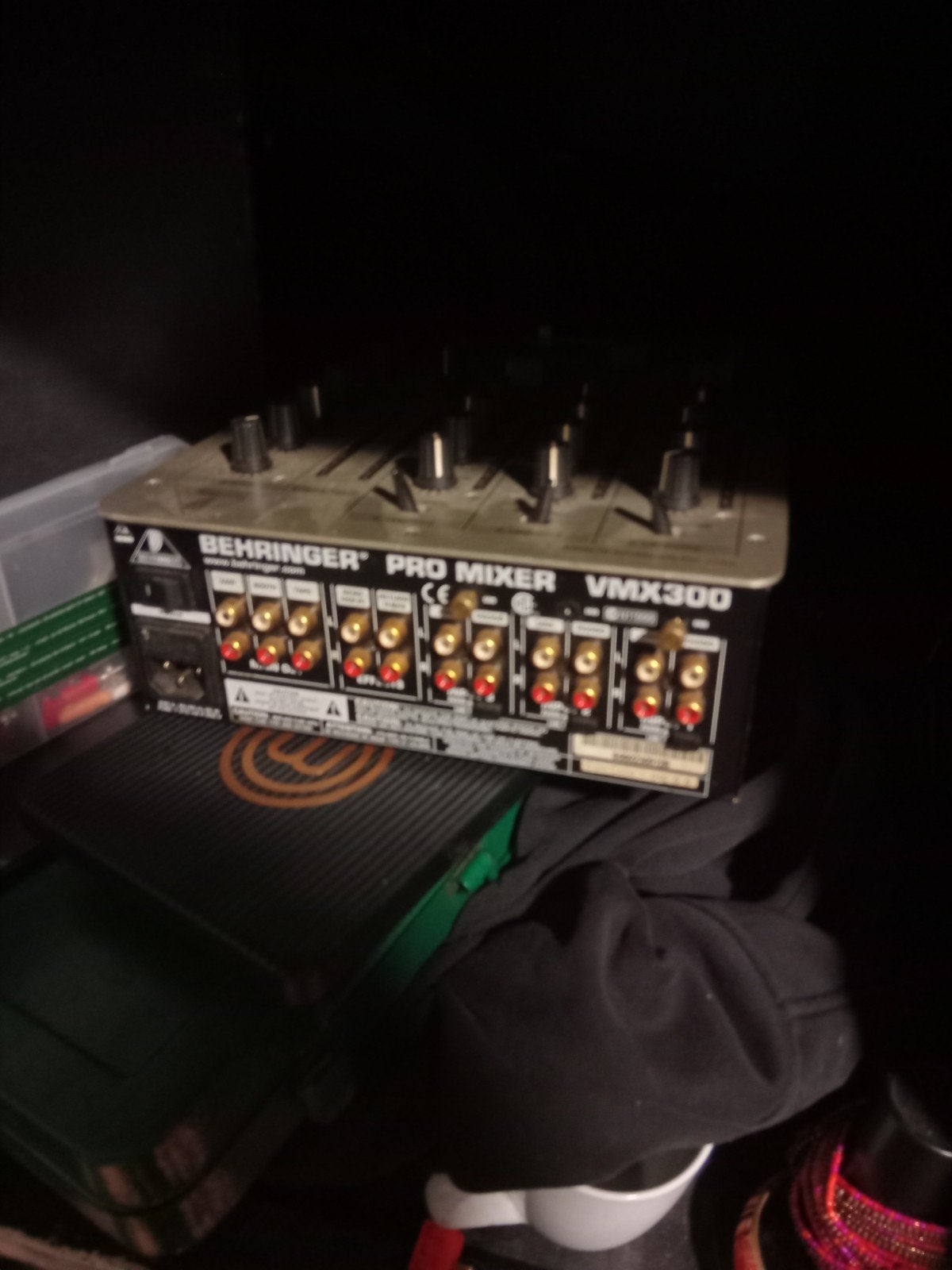 Behringer Pro Mixer VMX300 DJ Mixer, Ophalen of Verzenden, Gebruikt, Minder dan 5 kanalen, Microfooningang