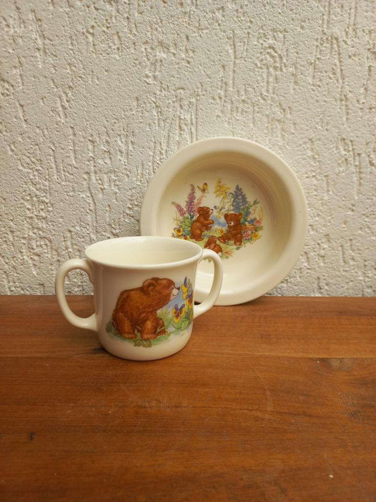Beker en bord. Royal Kent. Beer. Staffordshire, Antiek en Kunst, Ophalen of Verzenden