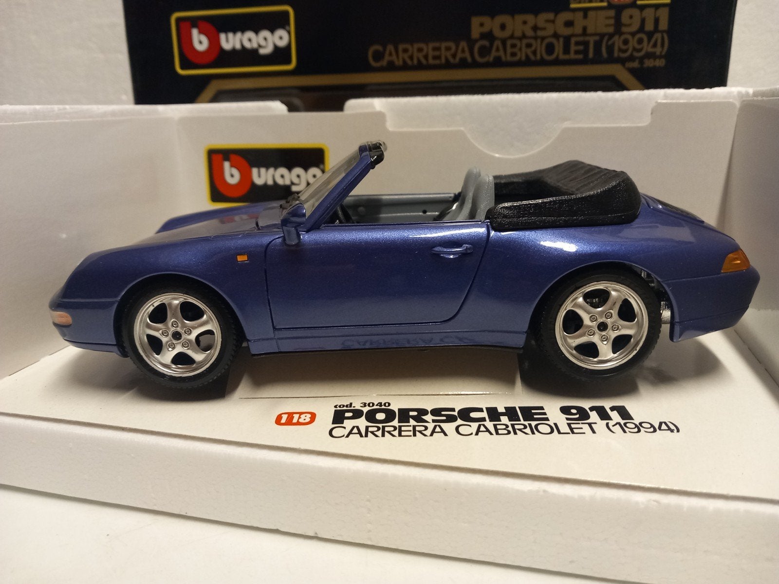 Porsche 911 Carrera cabriolet blue 94 Bburago metal 1:18 KRD, Hobby en Vrije tijd, Modelauto's | 1:18, Ophalen of Verzenden, Zo goed als nieuw