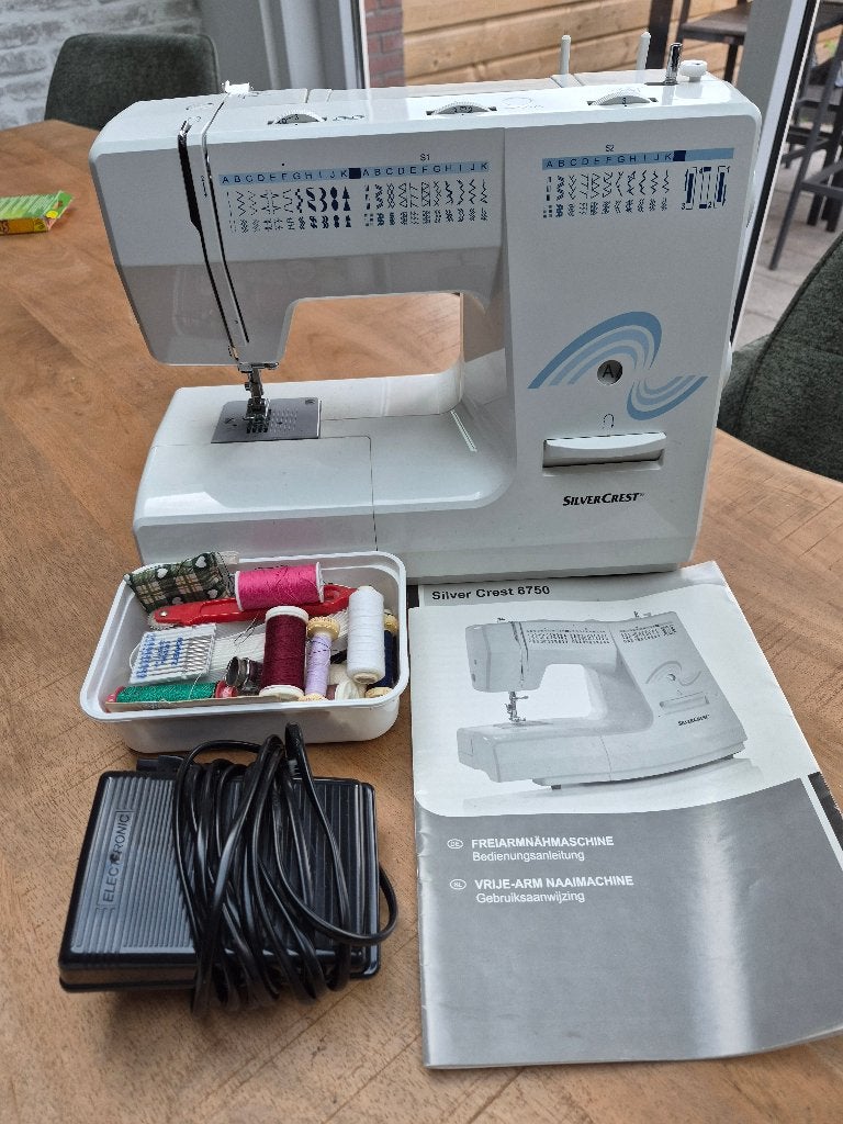 Naaimachine Silver Crest 8750, Hobby en Vrije tijd, Naaimachines en Toebehoren, Ophalen of Verzenden, Zo goed als nieuw, Naaimachine