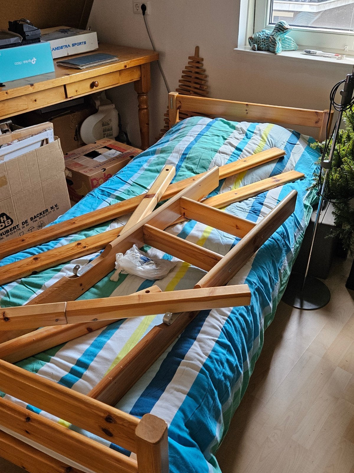 Massief grenen halfhoogslaper met lattenbodem, Ophalen, 90 cm, Eenpersoons, Bruin