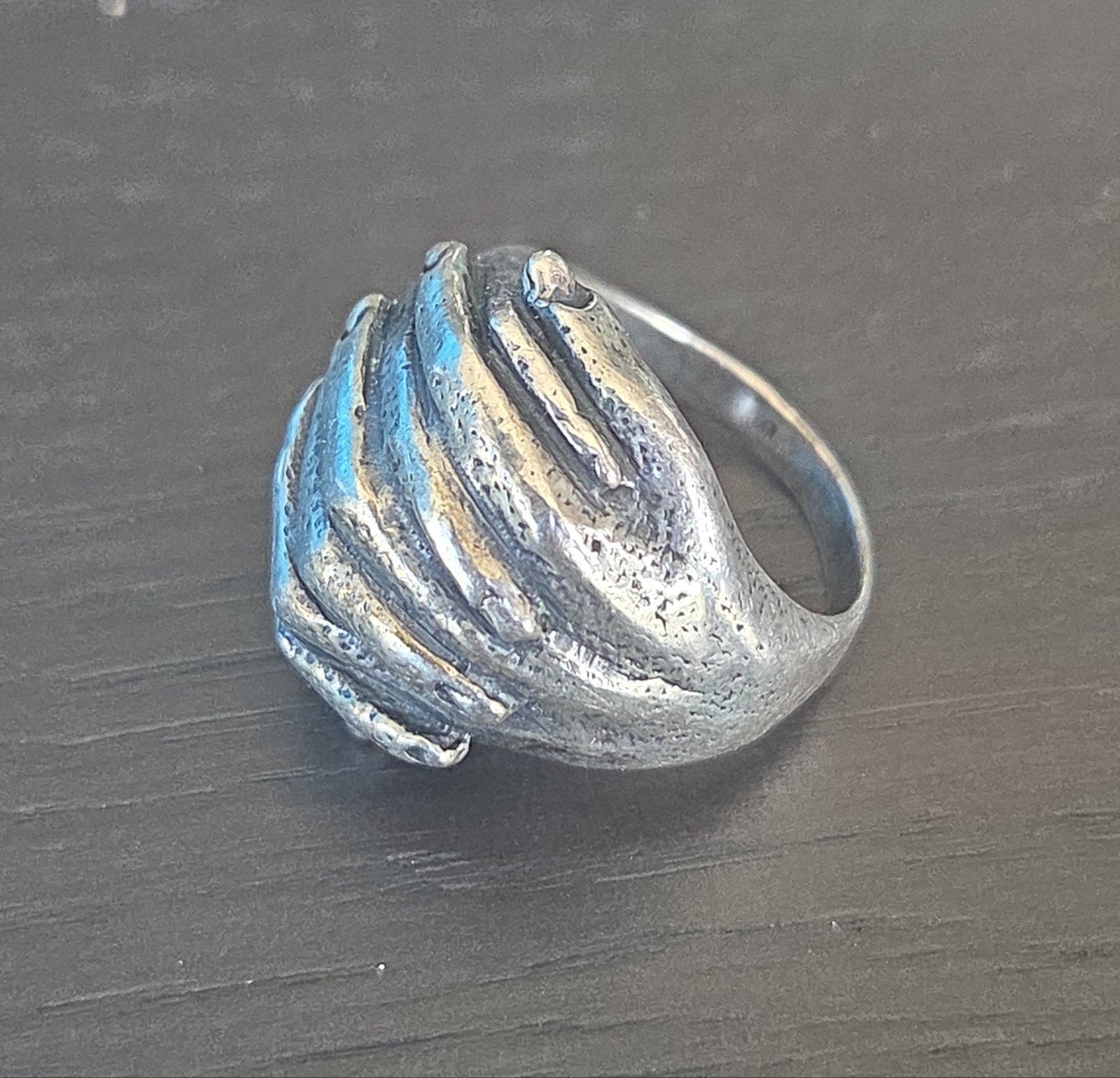 zilveren statementring handen ineengevouwen vingers, Ophalen of Verzenden, X, Dame, Zilver