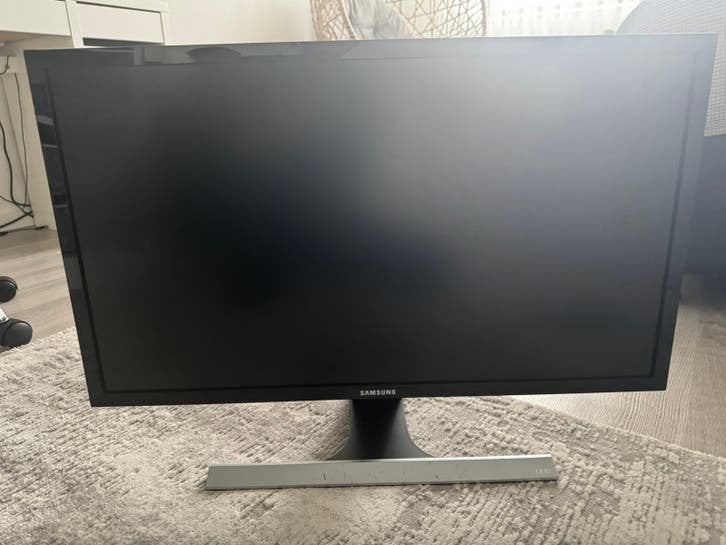 Samsung - 28” 4K monitor, Computers en Software, Ophalen, Zo goed als nieuw, Ultra HD (4K), 60 Hz of minder