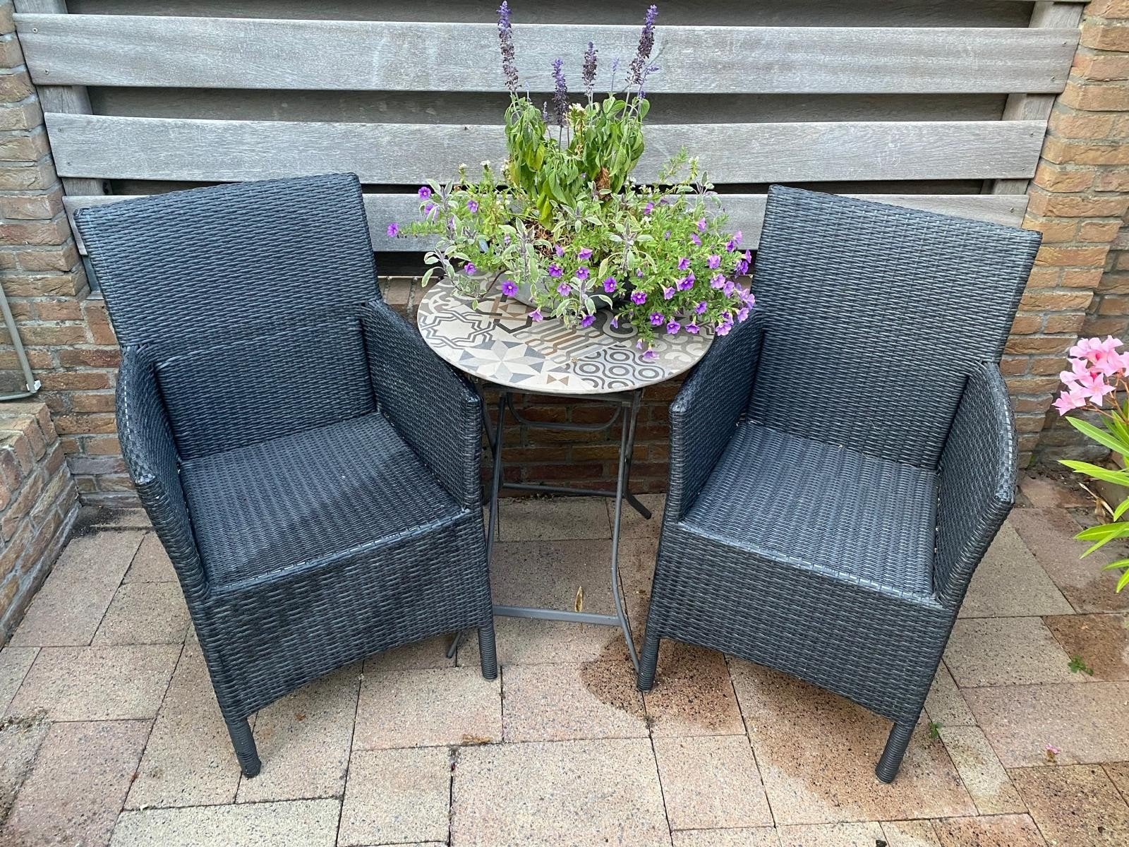 2 wicker tuinstoelen - goede staat -zwarte/zwart, Tuin en Terras, Tuinsets en Loungesets, Ophalen, Zo goed als nieuw, Wicker