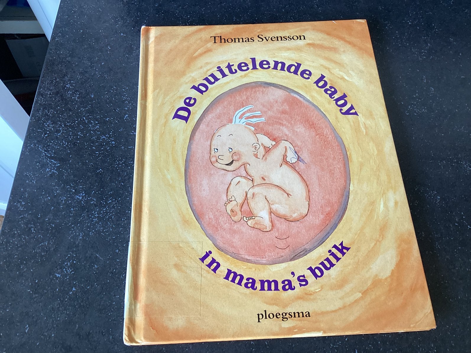 De buitelende baby in mama’s buik, Ophalen of Verzenden, Zo goed als nieuw