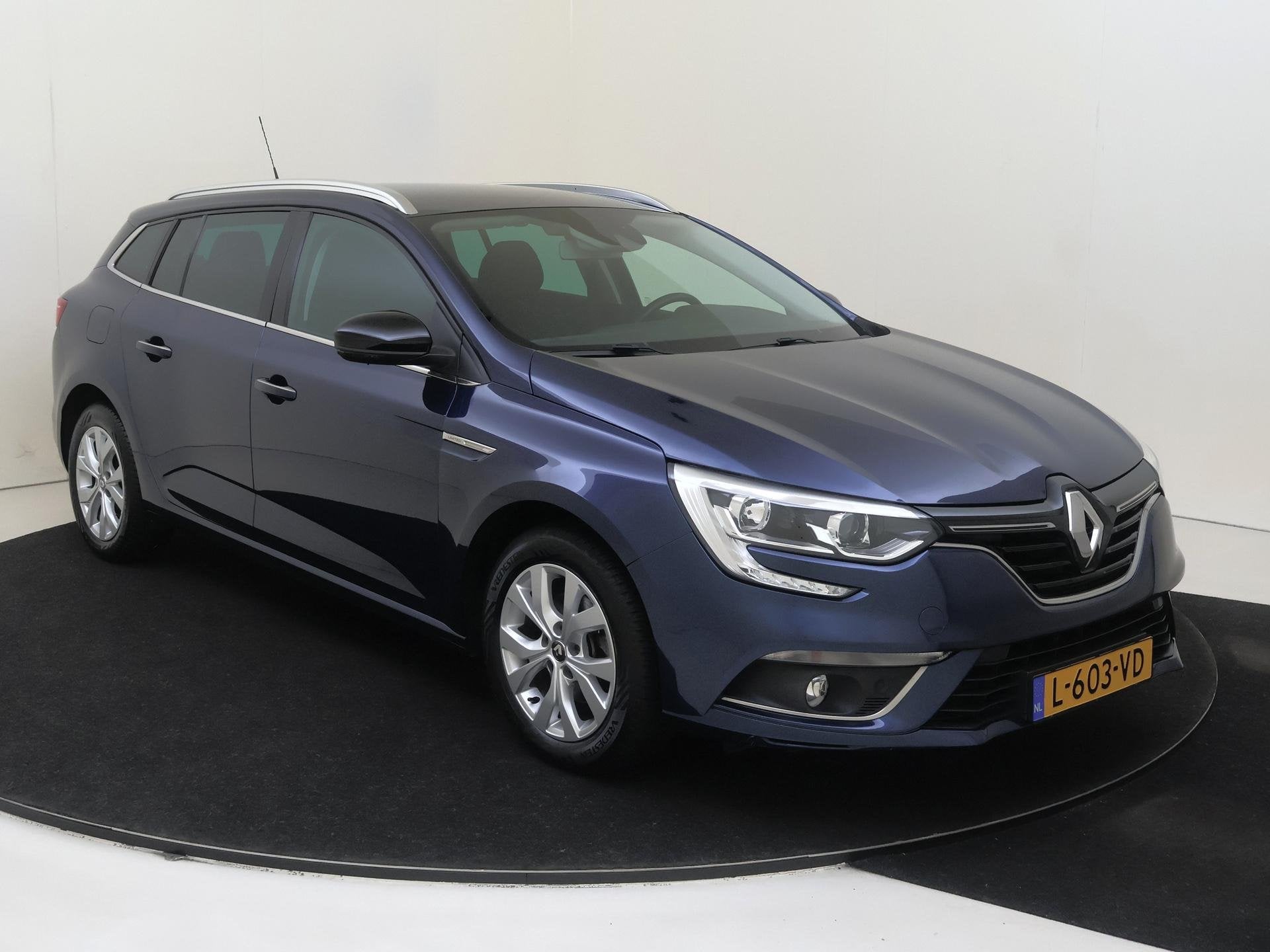 Renault Mégane Estate 1.3 TCe Limited | bluetooth | trekhaa, Auto's, Voorwielaandrijving, Stof, Gebruikt, 4 cilinders
