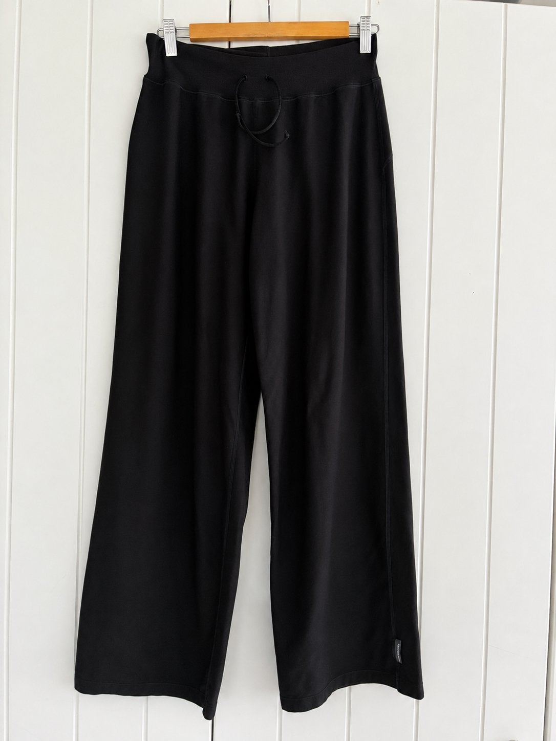 Mexx Sport zwarte wide leg yoga / loungebroek – Maat L (40), Verzenden, Zwart, Maat 42/44 (L), Gedragen