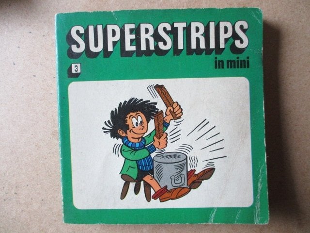 ad000276 superstrips in mini 3, Eén stripboek, Ophalen, Gelezen