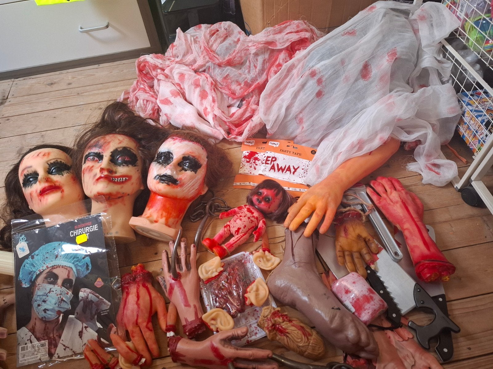 Griezelige Halloween Decoratie Set - Afgehakte Lichaamsdelen, Ophalen, Zo goed als nieuw, Overige typen, Halloween of Griezel