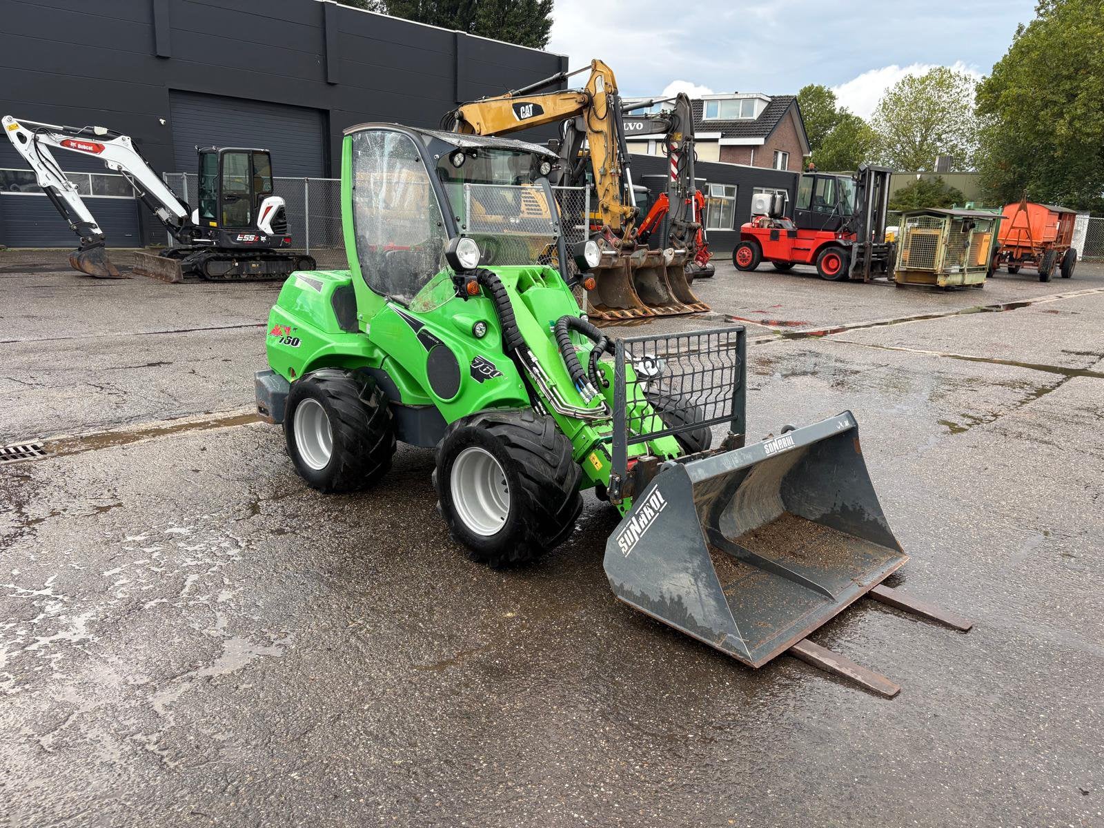 Avant 760i Mini shovel TOP MACHINE!!!, Ophalen, Wiellader of Shovel