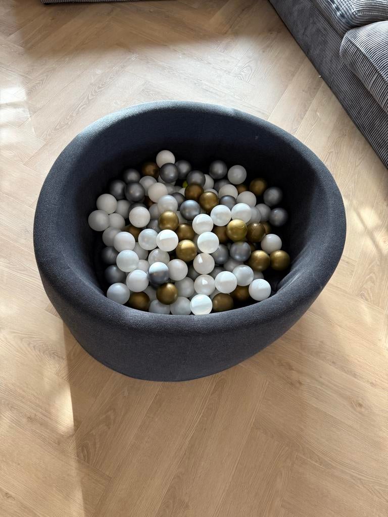 Kinder ballenbak inclusief ballen - Grijs/Goud/Wit, Ophalen, Zo goed als nieuw, Jongen of Meisje