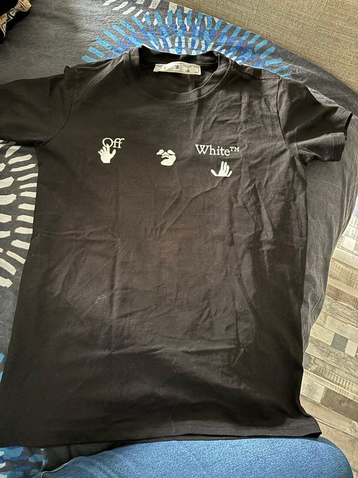 Off-White T-shirt met blauwe print - Zo goed als nieuw, Kleding | Heren, Ophalen, Zo goed als nieuw, Maat 46 (S) of kleiner, Zwart