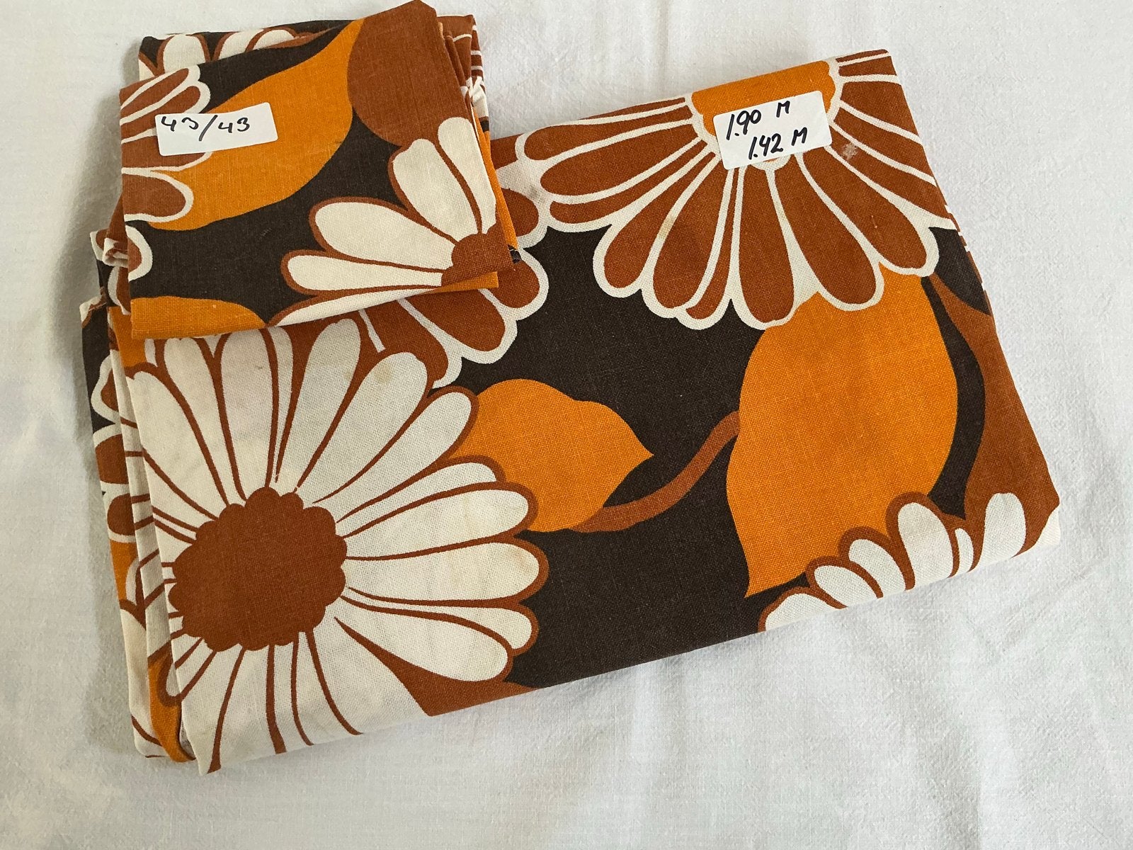 Vintage Jaren '70 Tafellaken met Servetten - Bloemmotief, Ophalen of Verzenden, Zo goed als nieuw, Rechthoek