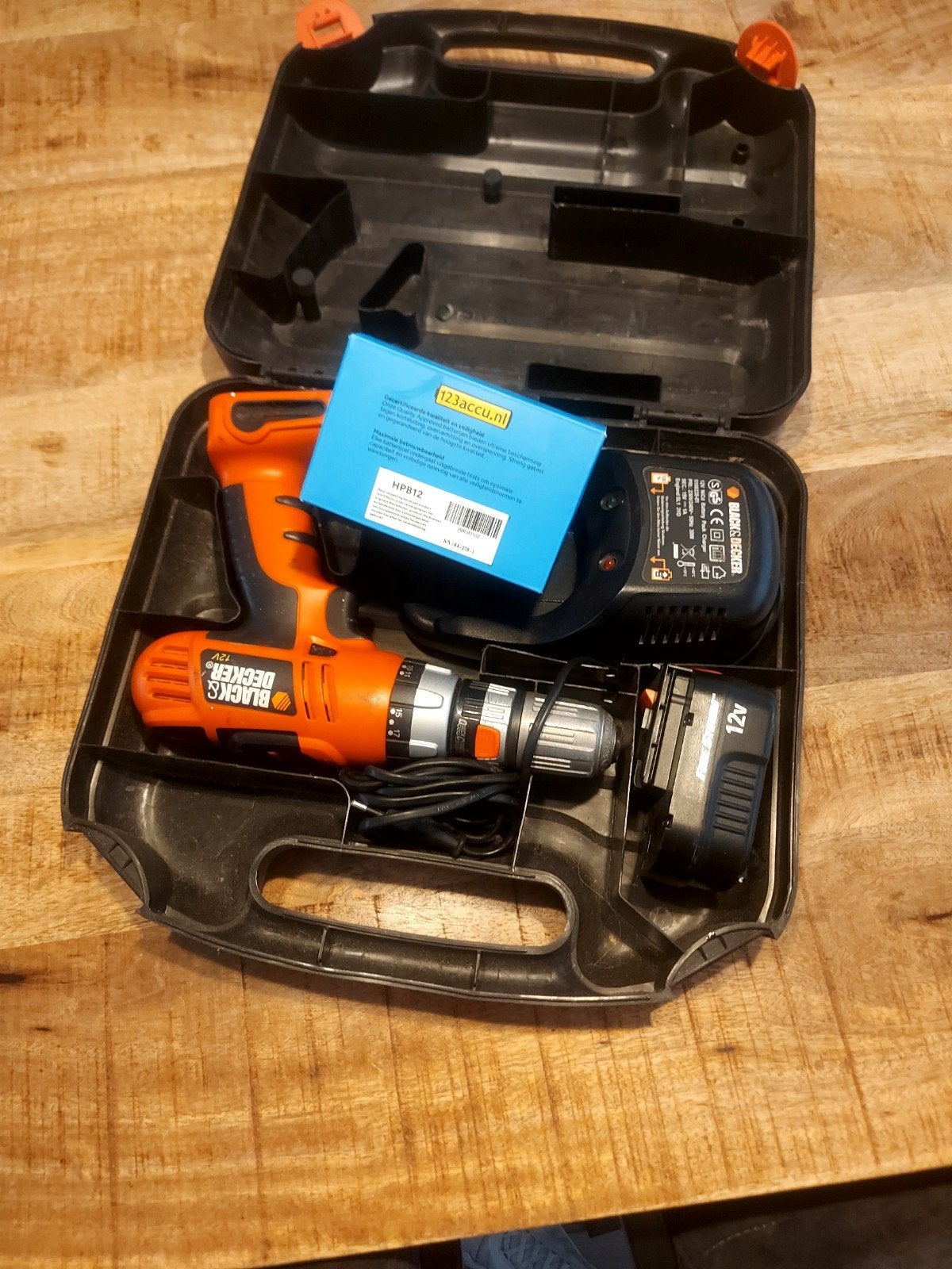 Foto 5 van Black & Decker Accuboormachine 12V met lader en koffer