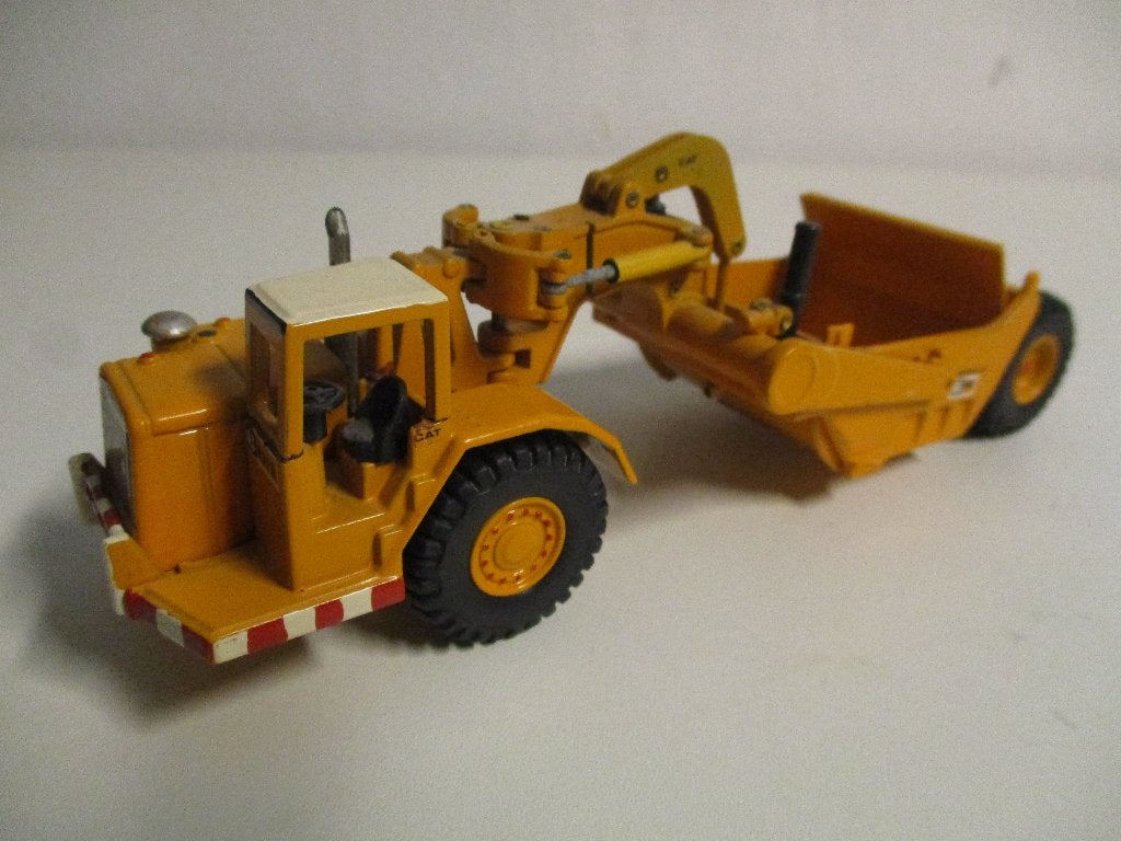 Joal Caterpillar 631D scraper, Hobby en Vrije tijd, Modelauto's | 1:50, Ophalen of Verzenden, Gebruikt, Hijskraan, Tractor of Landbouw