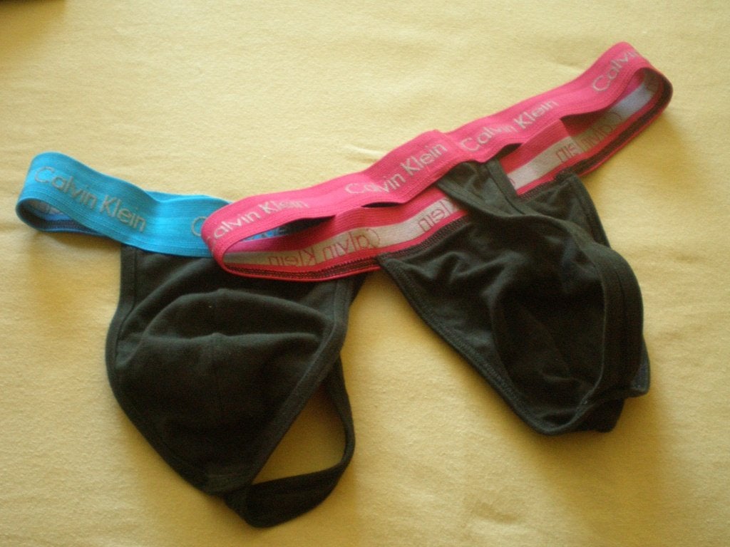 Calvin Klein 2 maal  string maat M € 15,- inc. verzenden, Kleding | Heren, Verzenden, Zwart, Overige typen