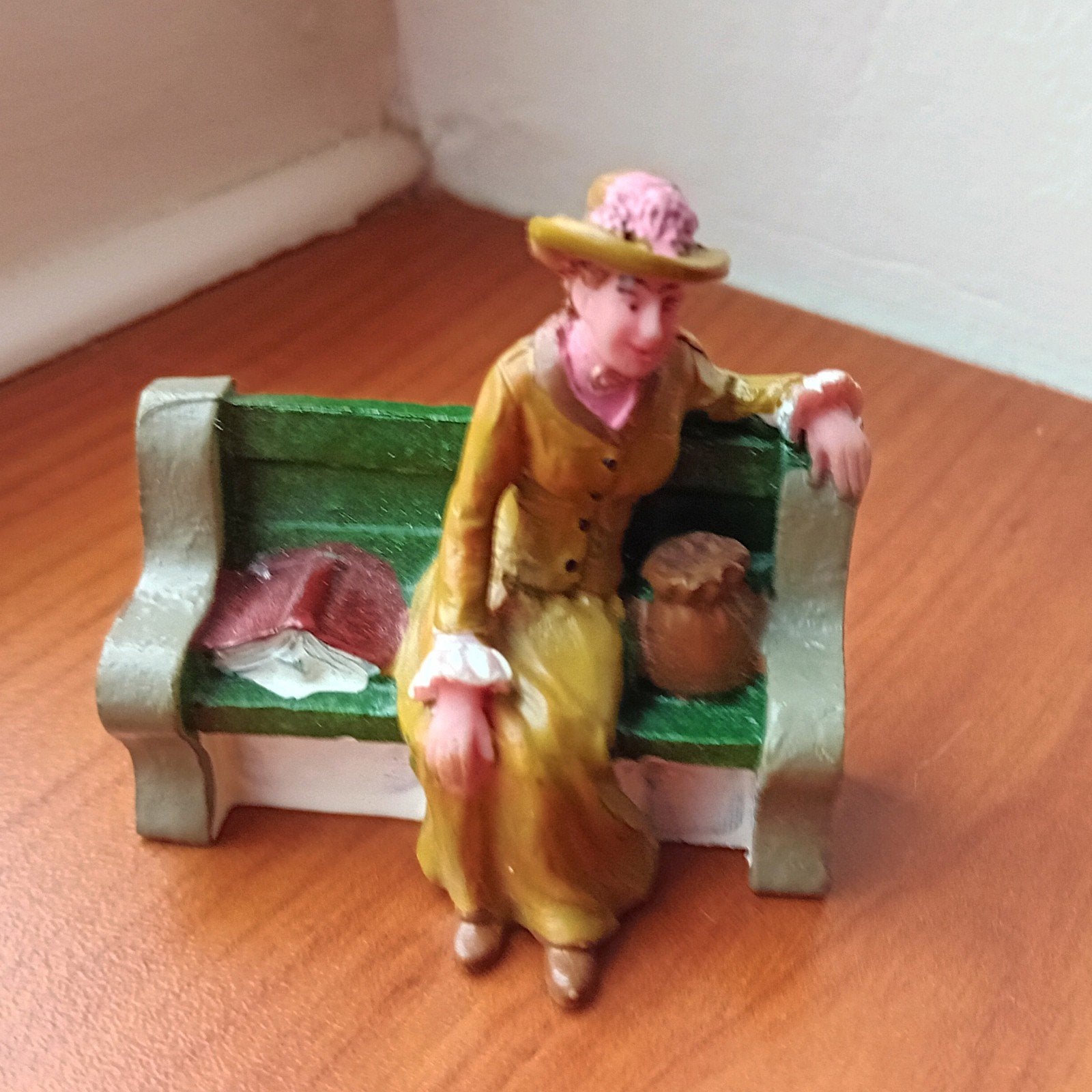 Lemax dame (swan boat rides), Lemax figuur Kerstdorp, Diversen, Ophalen of Verzenden