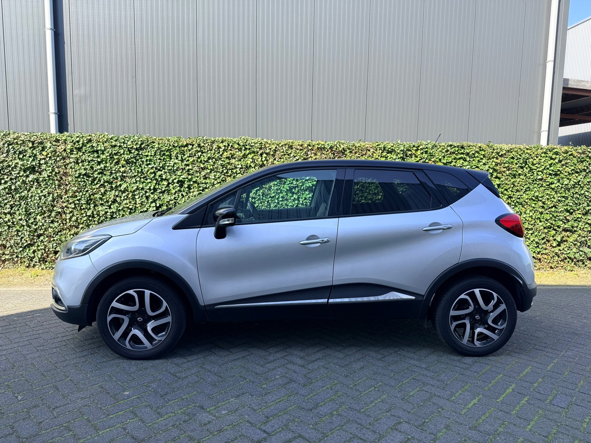 Renault Captur 0.9 TCe 90PK Xmod 2017 | LEDER | CAMERA | KEY, Auto's, Voorwielaandrijving, Gebruikt, Zwart, Leder