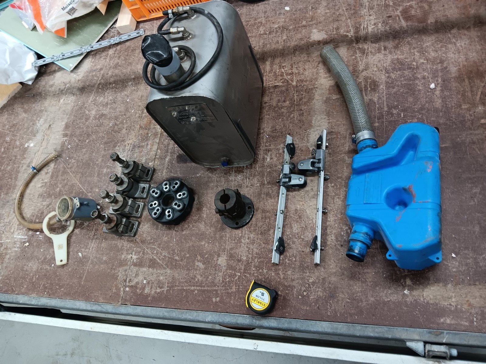 Diverse onderdelen: motorsteunen, tank, demper, e, Watersport en Boten, Ophalen, Motor en Techniek