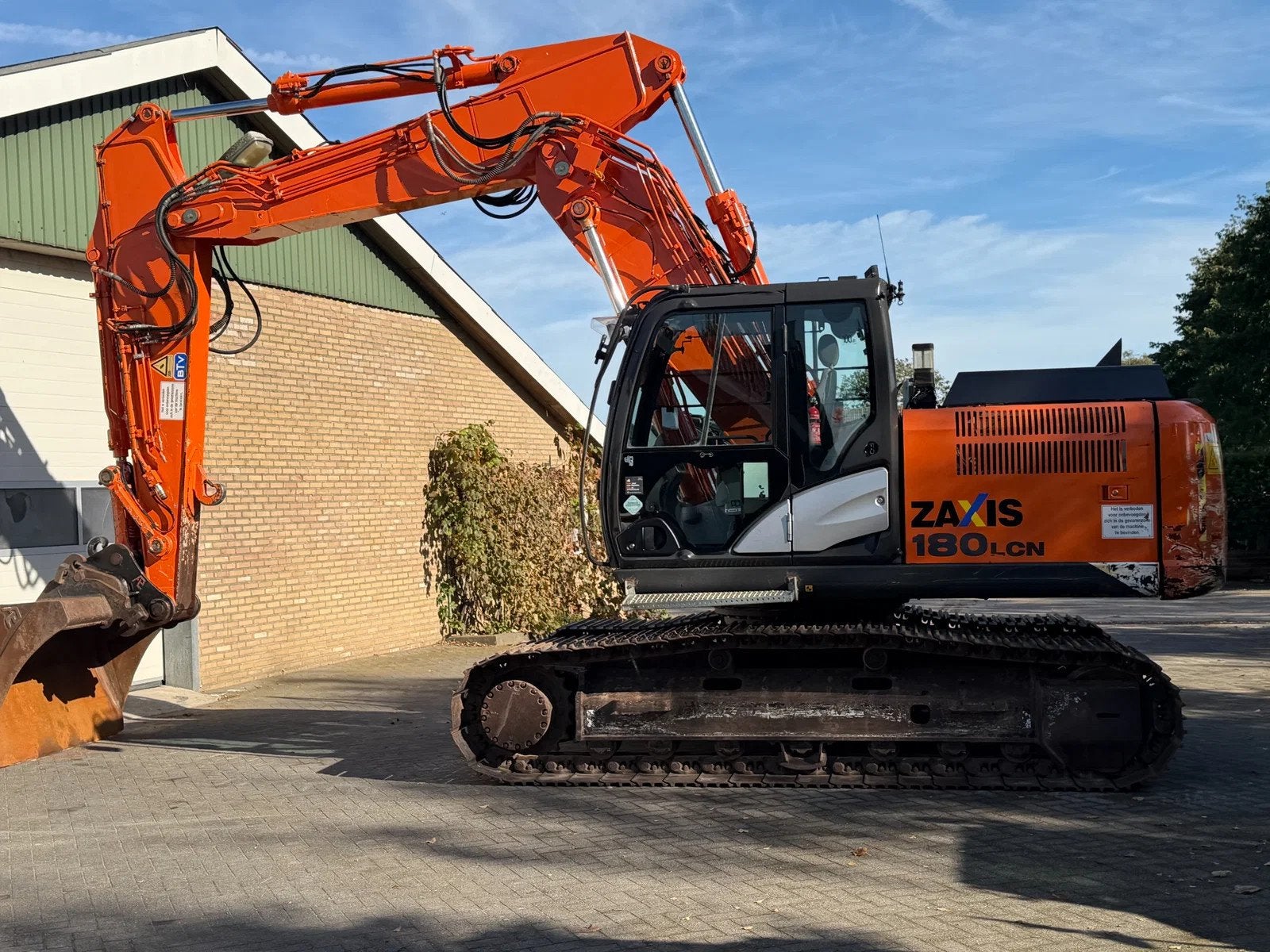 Hitachi ZX180LCN-5B (bj 2015), Graafmachine