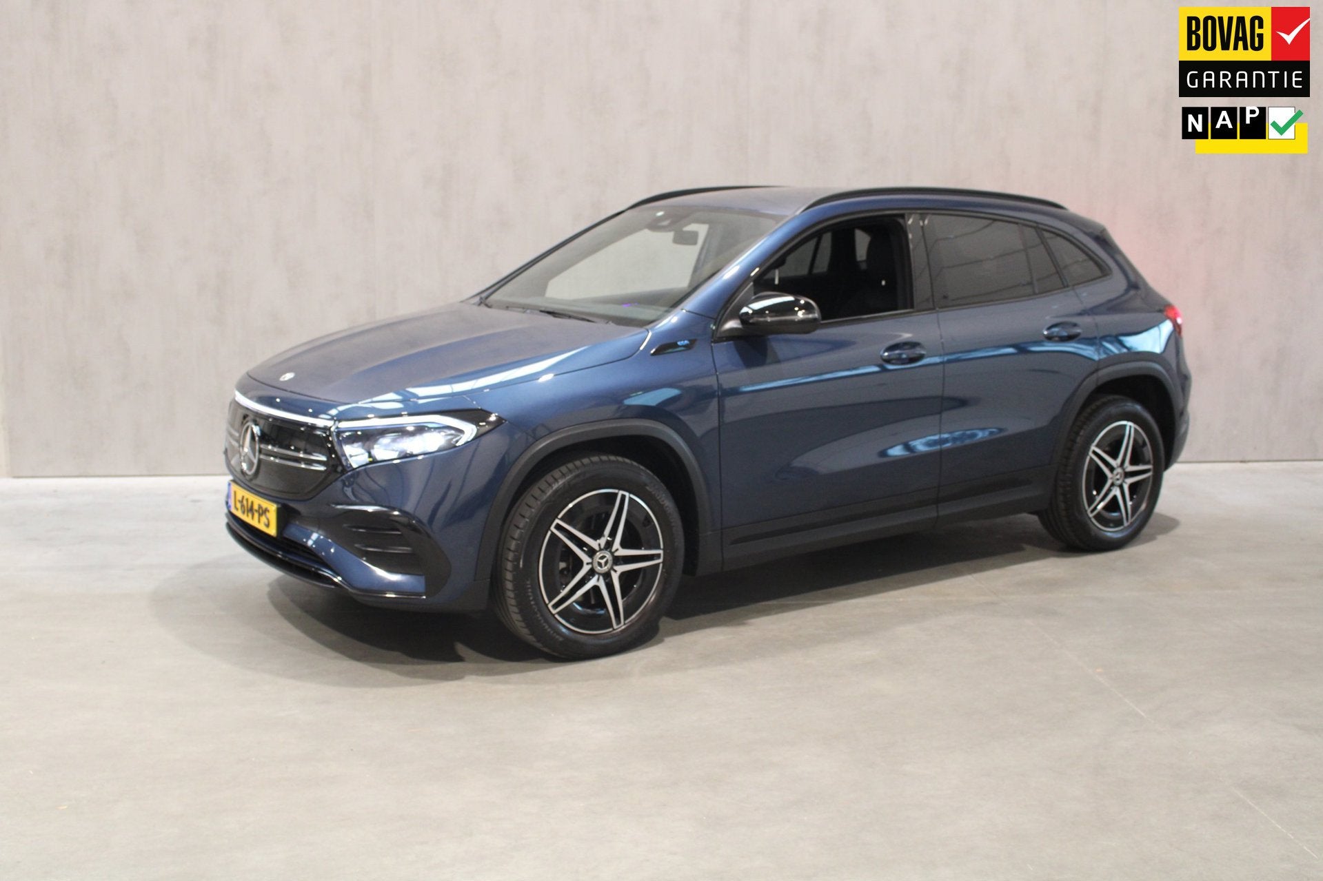 Mercedes-Benz EQA 250 Business Solution AMG 67 kWh Camera/Tr, Auto's, Gebruikt, 750 kg, 190 pk, Blauw