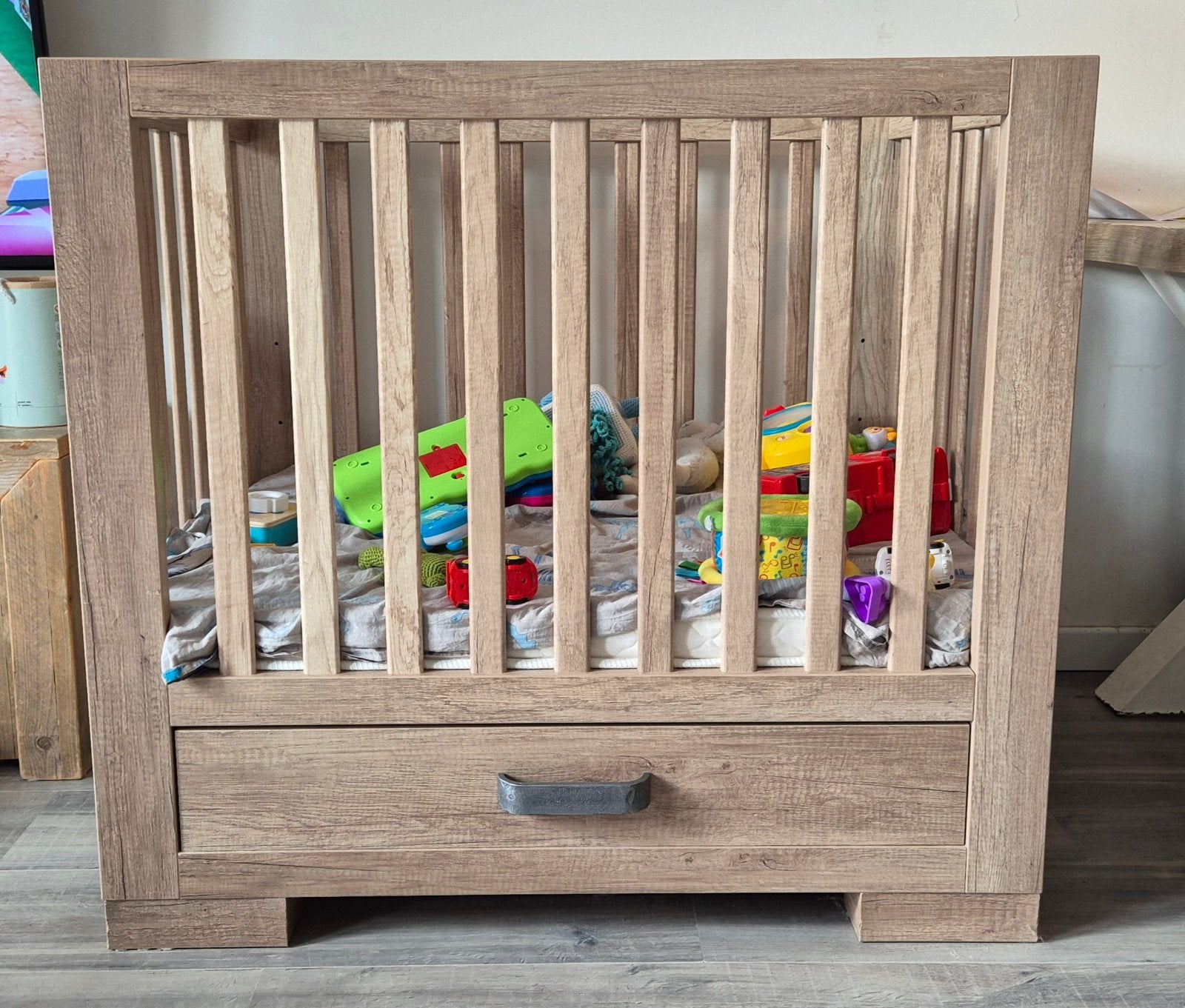 Box met lade - Houtkleur - gebruikt maar in goede staat, Ophalen, Gebruikt, Vierkant, In hoogte verstelbaar