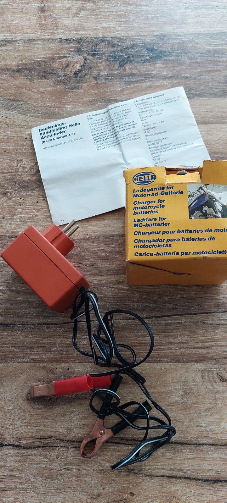 Hella Charger 1.5 Acculader 6V/12V voor motorfietsen, Gebruikt, Overige automerken