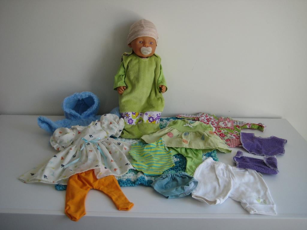Baby Born pop met speen nieuwe slaapzak kleding dekentje, Ophalen of Verzenden, Zo goed als nieuw, Babypop