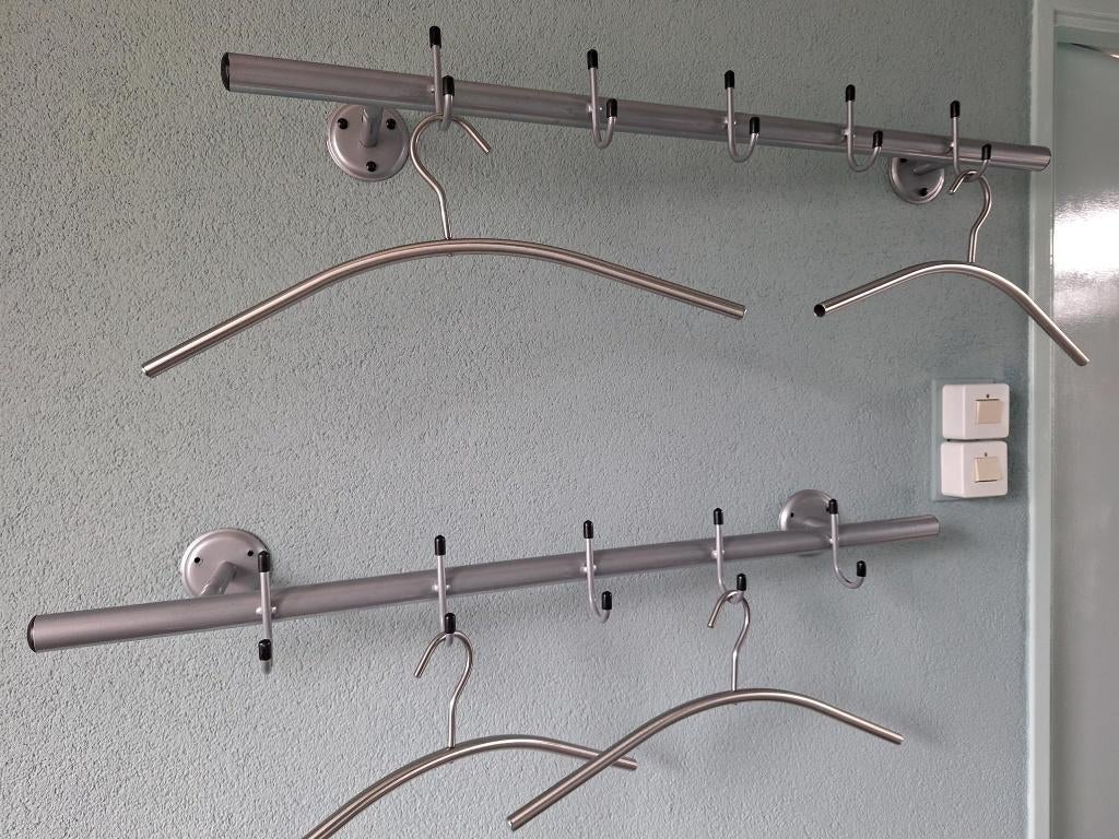 Moderne kapstok, Huis en Inrichting, Woonaccessoires | Kapstokken, Zo goed als nieuw, Wandkapstok, Minder dan 100 cm, Metaal, Ophalen